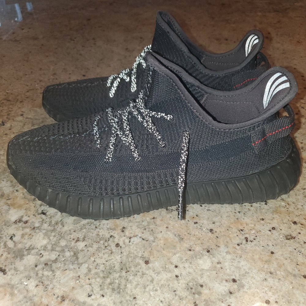 Yeezy 350 Black V2
